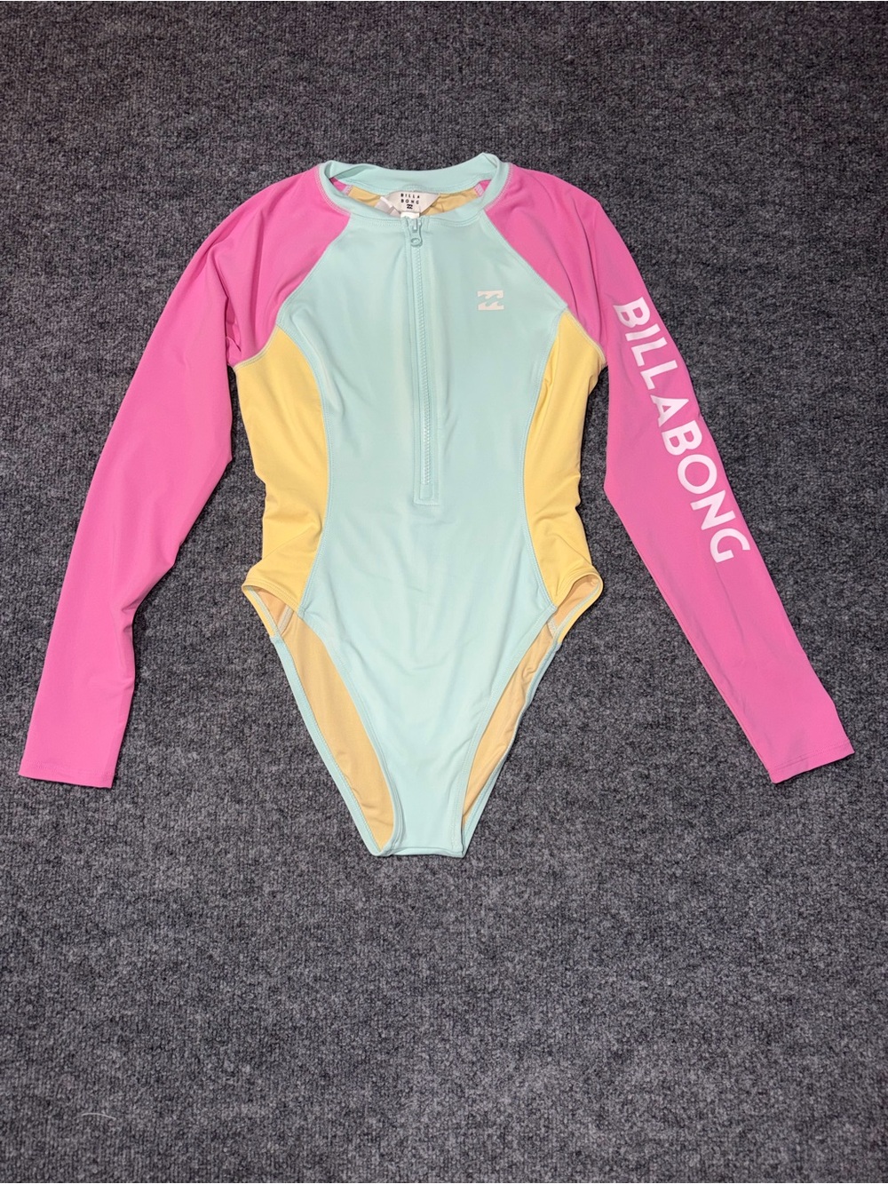 Billabong New Women’s M Pastel Long-Sleeve Rash Guard Swimsuit Surf Nautical